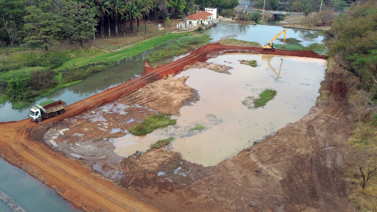 Leia mais sobre o artigo Daae inicia obra de desassoreamento da represa das Cruzes