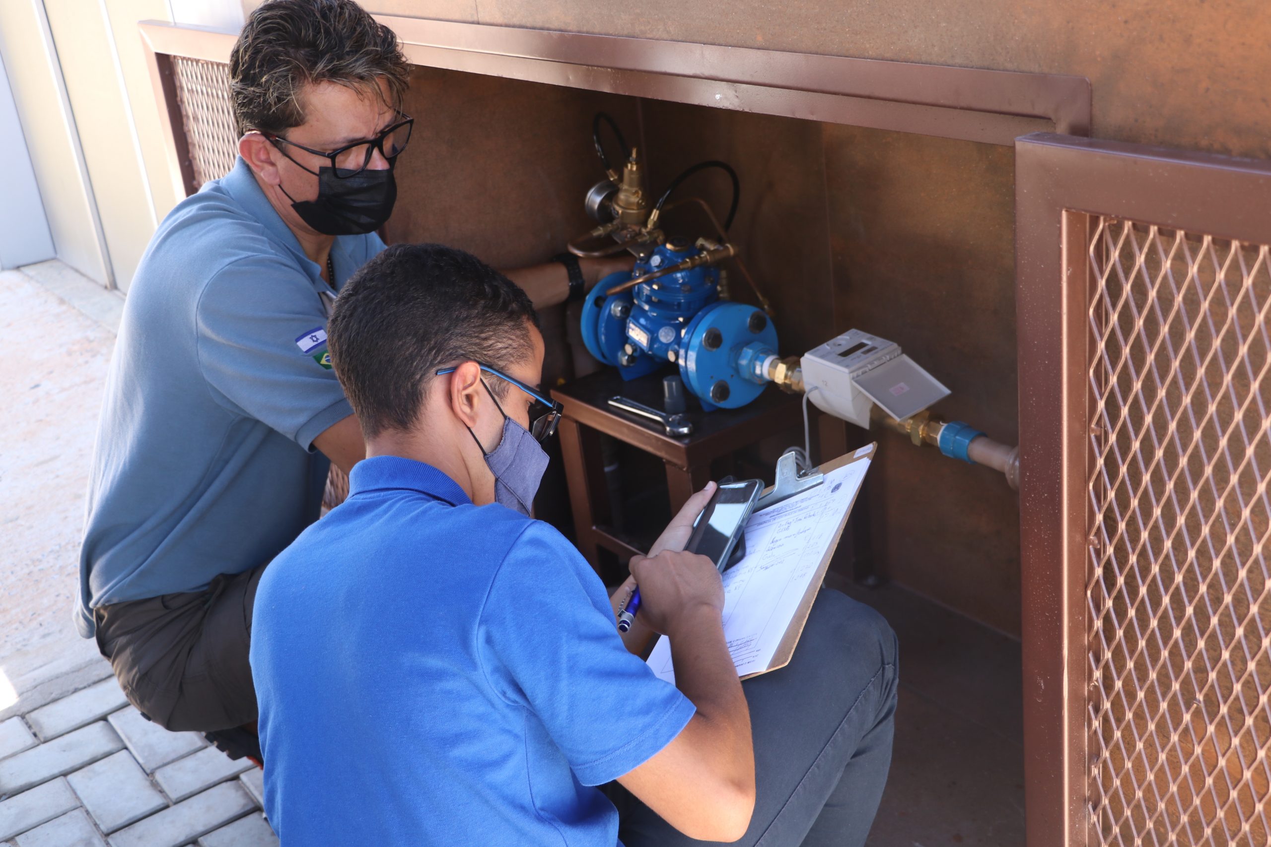 Leia mais sobre o artigo Daae: Equipe técnica calibra válvula limitadora de vazão instalada em edifício